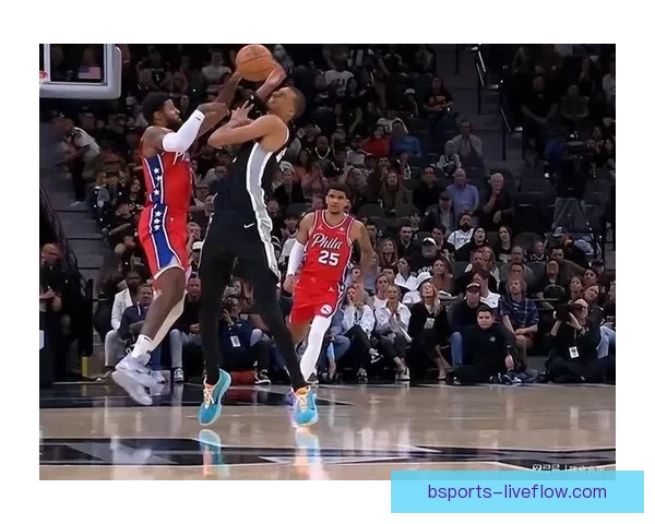 全队起立为卡斯尔庆祝三双创纪录邓肯19年历史比肩文班赞其本就优秀